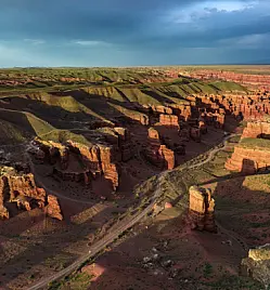 Индивидуальный тур на Чарынский каньон в Долину замков